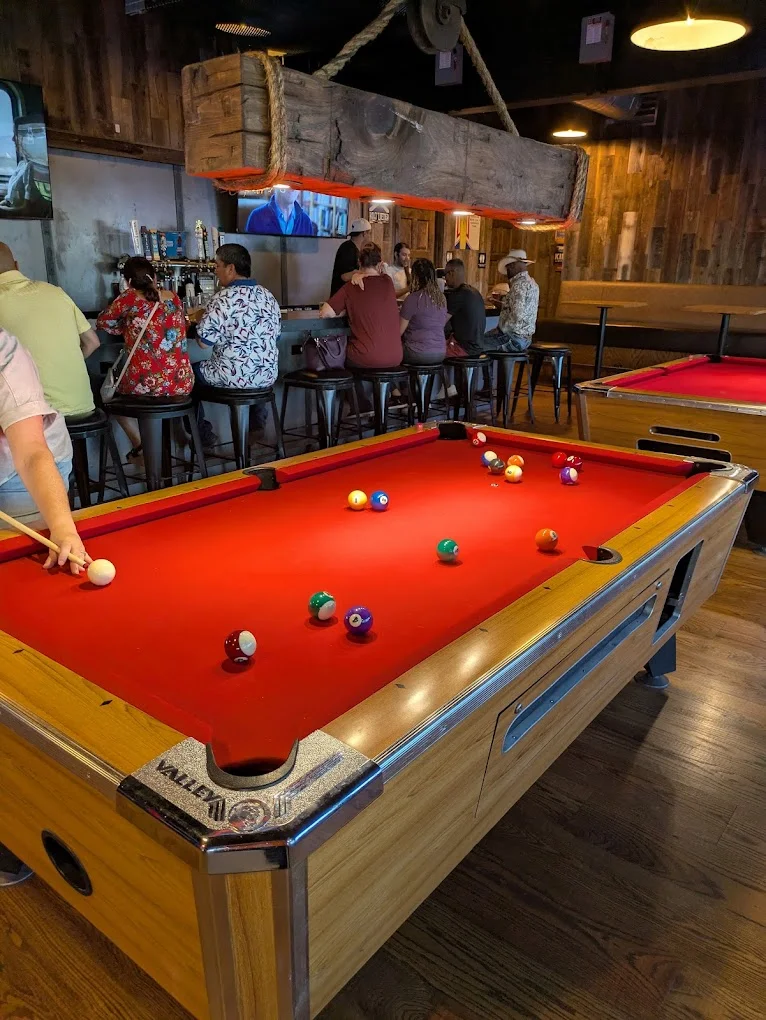 Duke's Roadhouse, photo 2