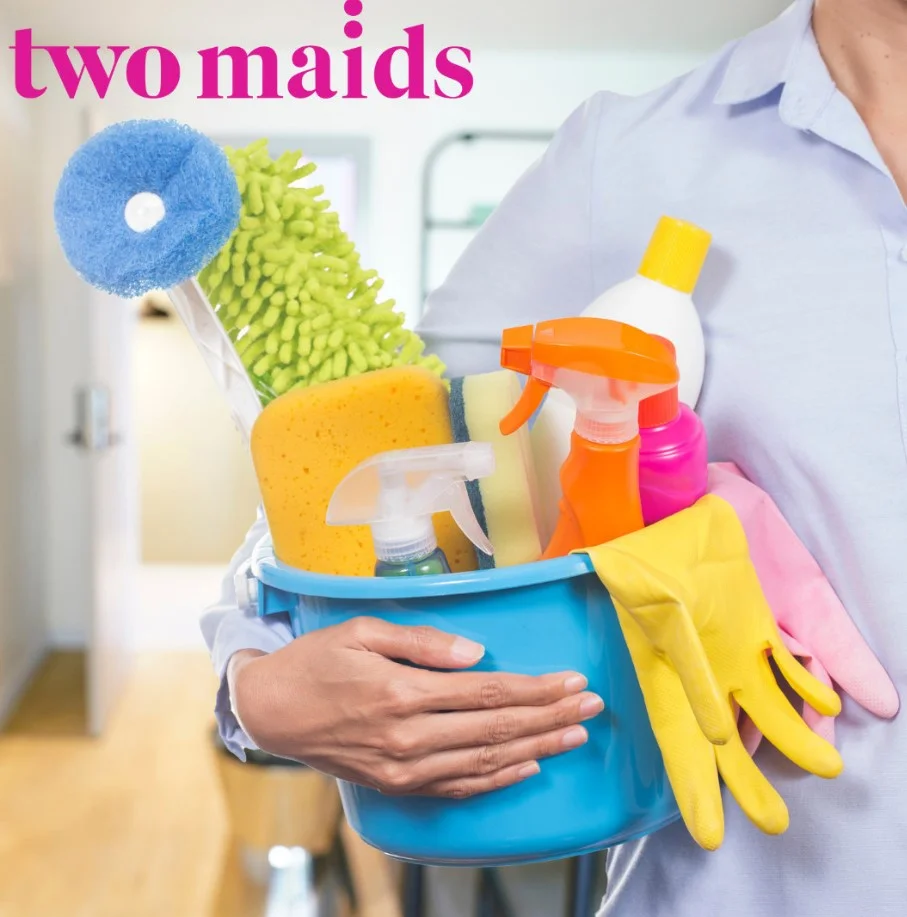 Two Maids, photo 2