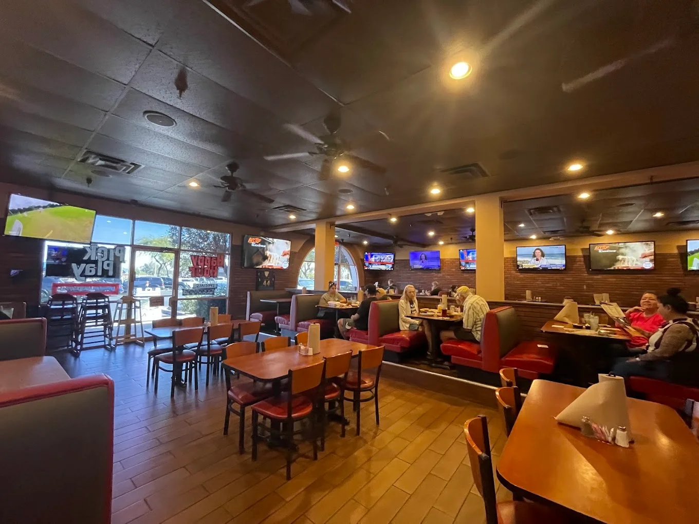 Native Grill & Wings, photo 1